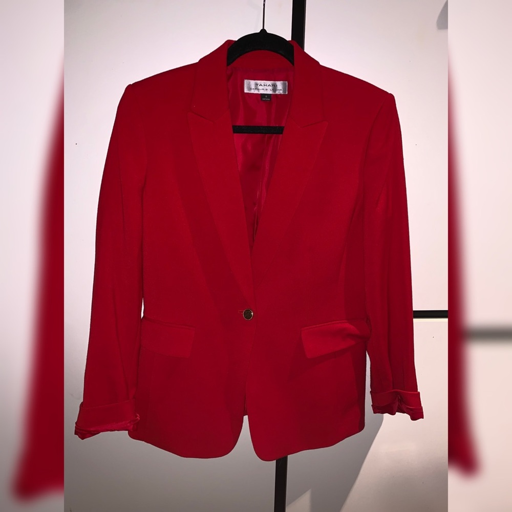 Tahari Arthur S. Levine red women’s blazer